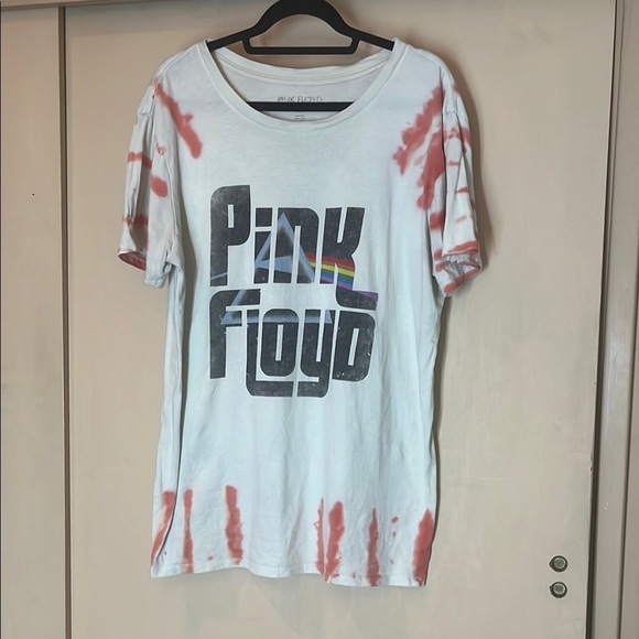 Pink Floyd Tops - Pink Floyd Cream  distressed Graphic Tee size XL / preowned cap